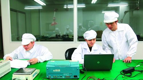 自制方大軋機(jī)軸承油氣潤滑系統(tǒng)正式上線